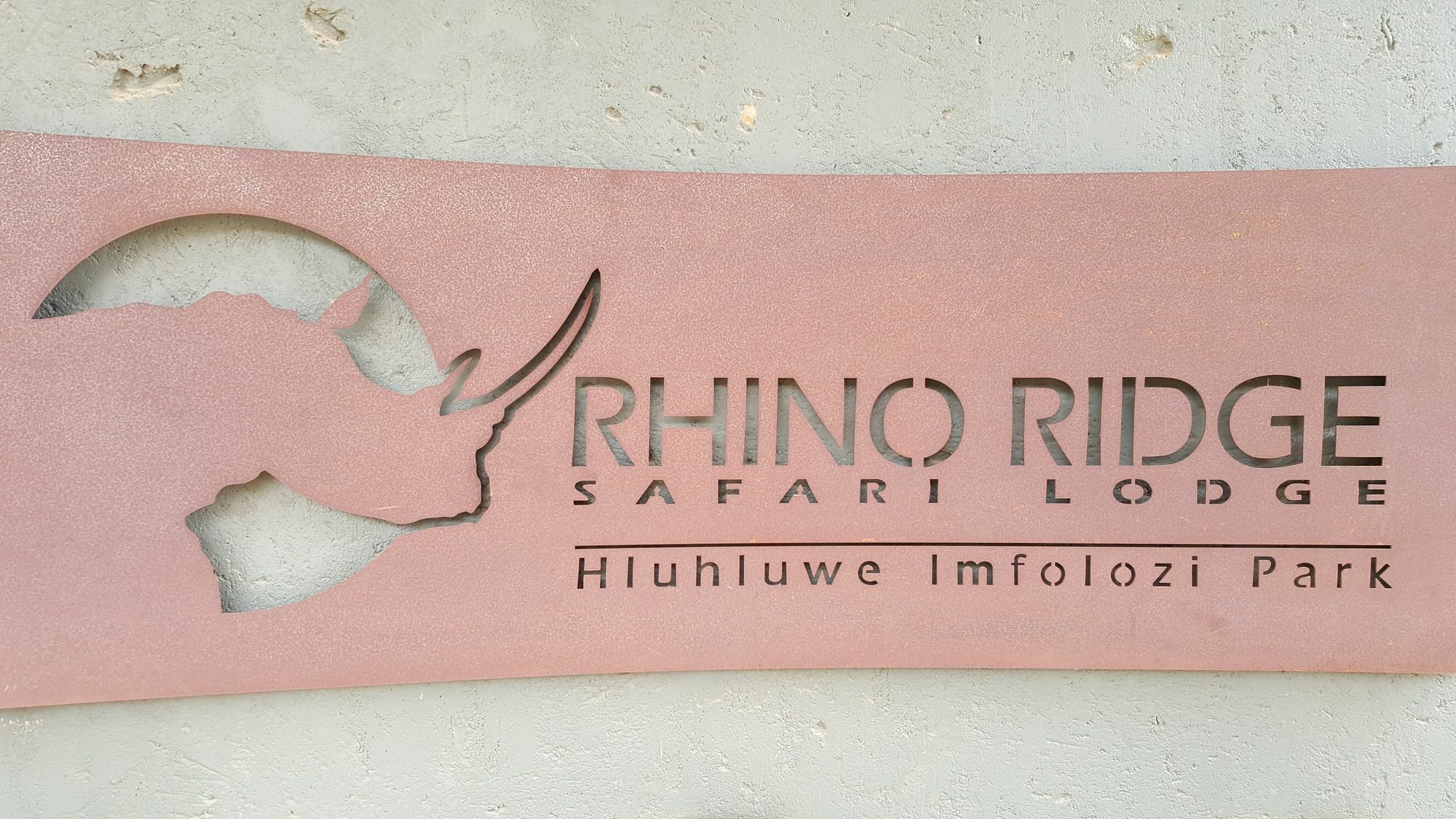 Rhino Ridge Safari Lodge KwaNompondo Exterior photo